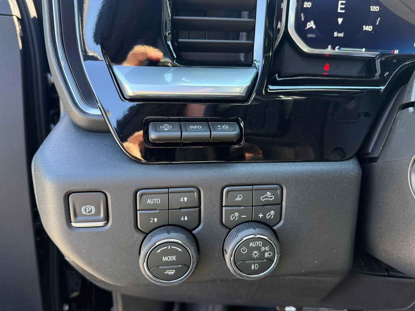 2026 Chevrolet Silverado 1500 High Country - Photo 17