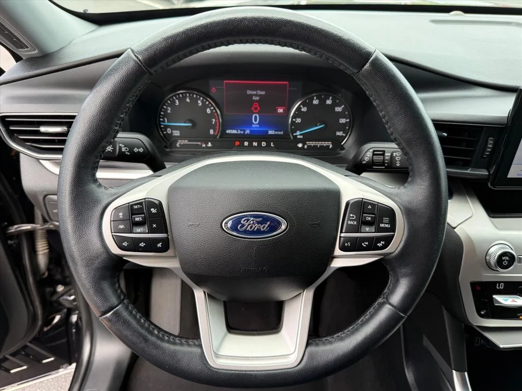 Used 2021 Black Ford XLT image 15