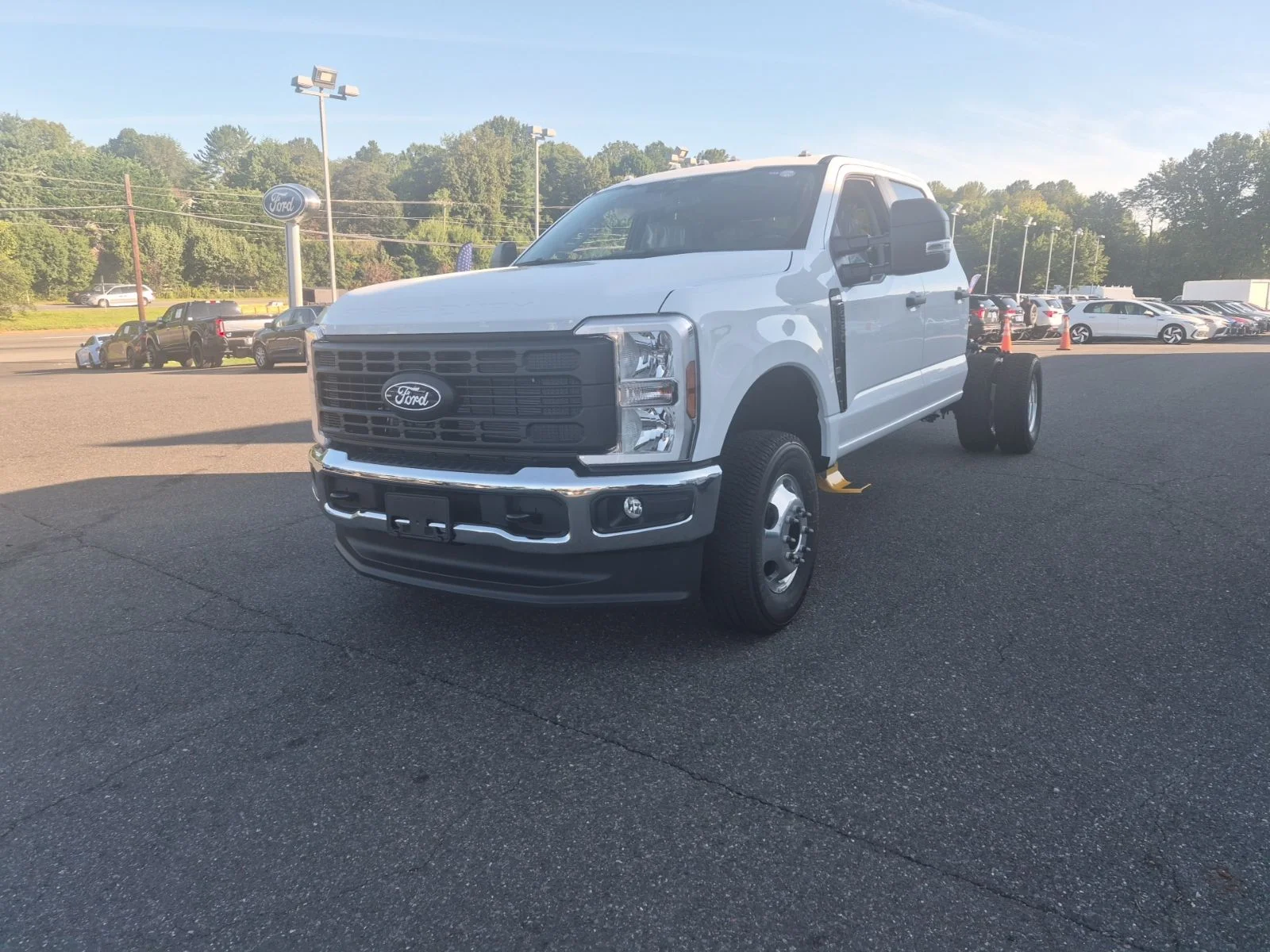 New 2027 Oxford White Ford XL image 4