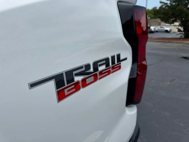 Used 2026 White Chevrolet Trail Boss image 7
