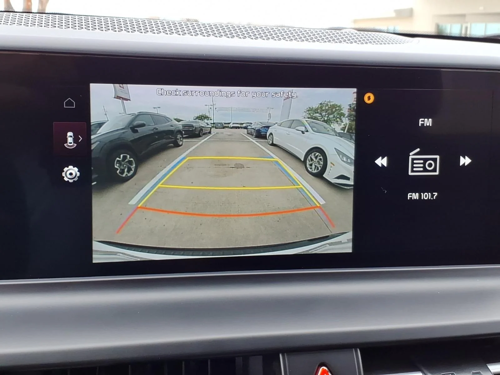 Used 2024 Clear White/Fusion Black Roof Kia S image 27