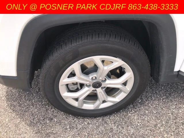 Used 2025 White Jeep Latitude image 10