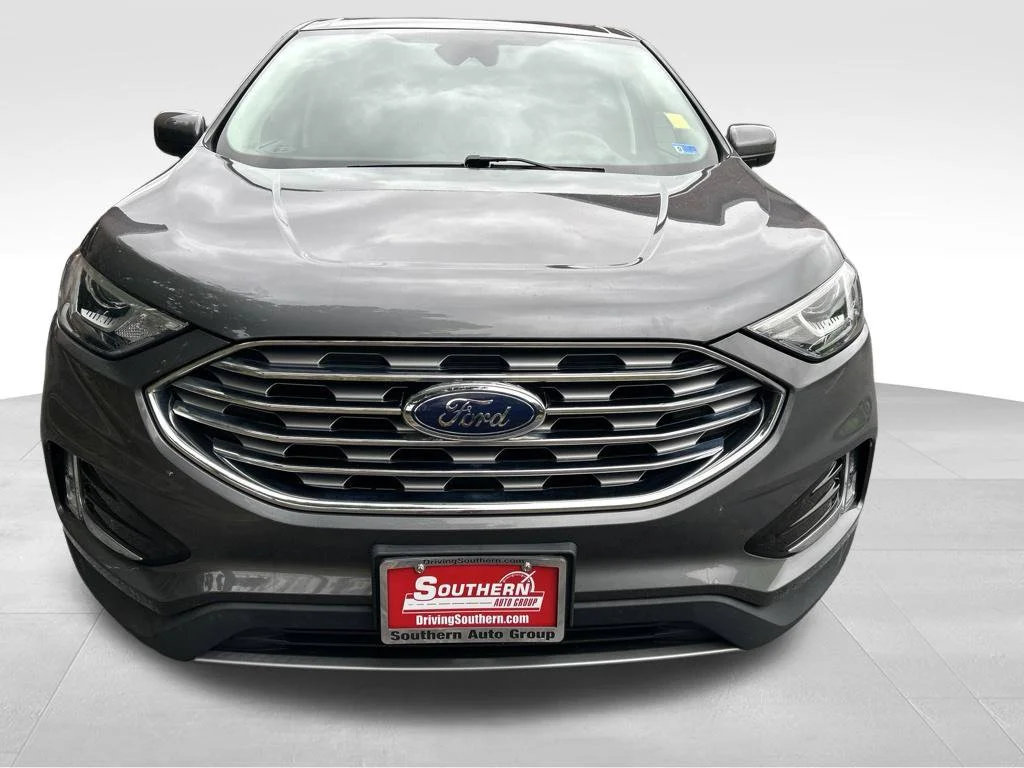 Used 2021 Gray Ford SEL image 9