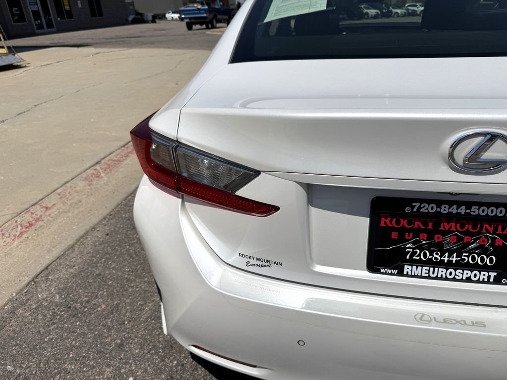 Used 2016 White Lexus 300 image 8