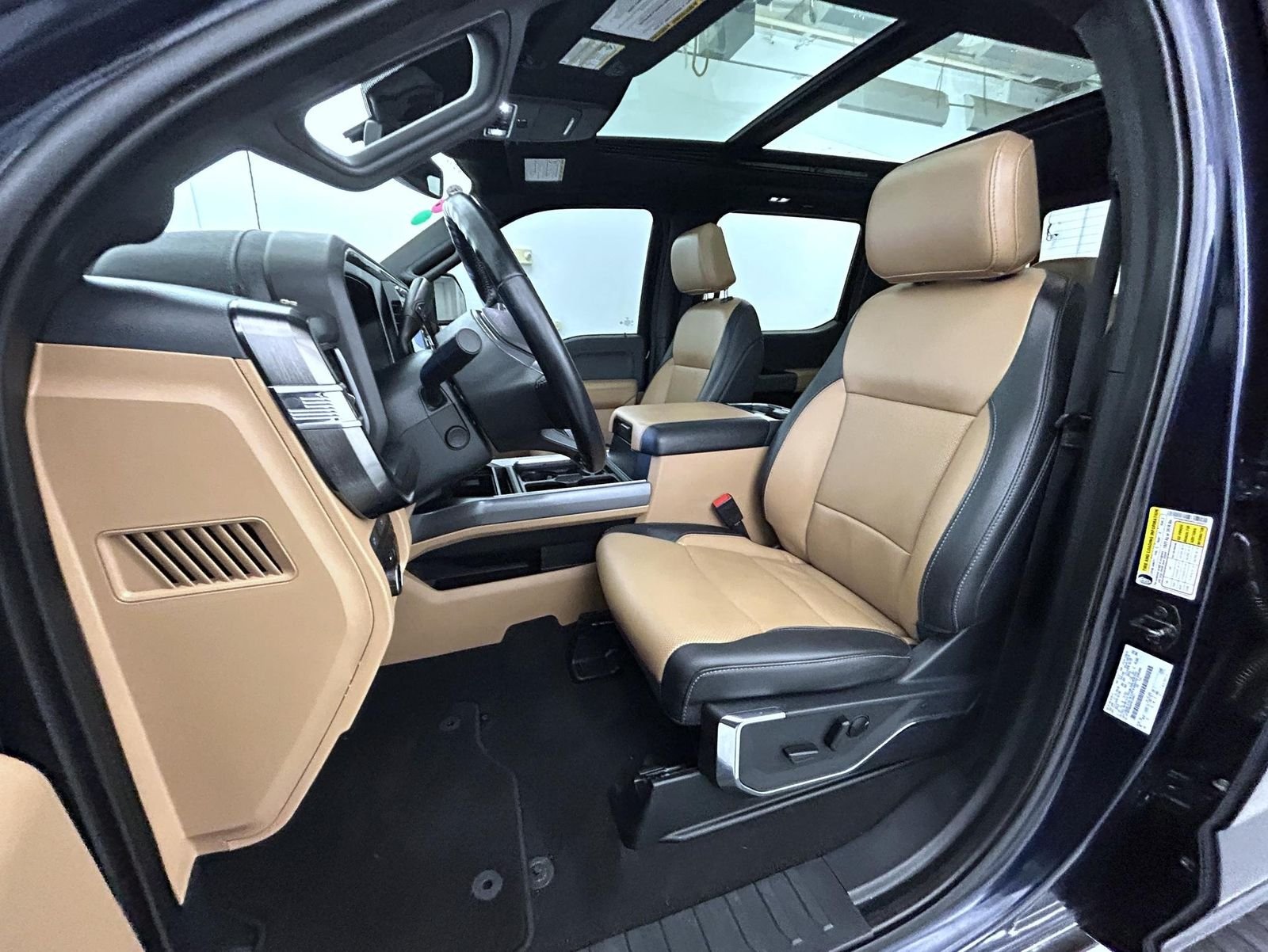 Used 2023 Blue Ford Lariat image 10
