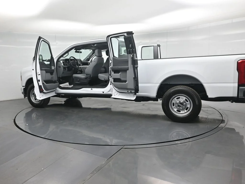 New 2027 Oxford White Ford XL image 29