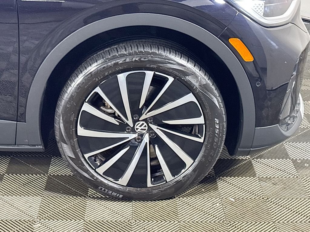 Certified Used 2023 Deep Black Pearl Volkswagen Pro S Plus image 26