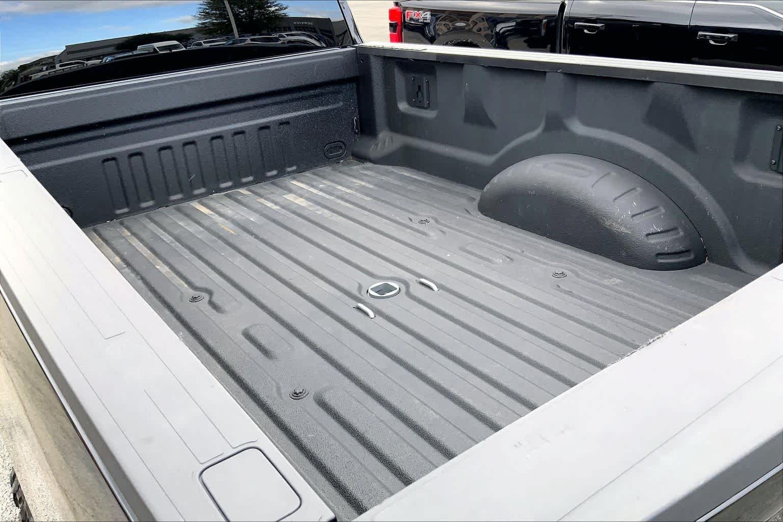 Used 2023 Agate Black Metallic Ford XLT image 23