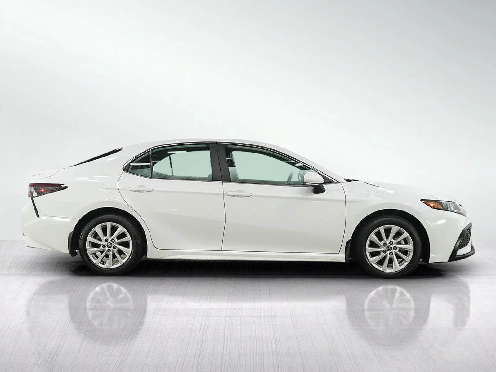 Used 2024 White Toyota  image 6