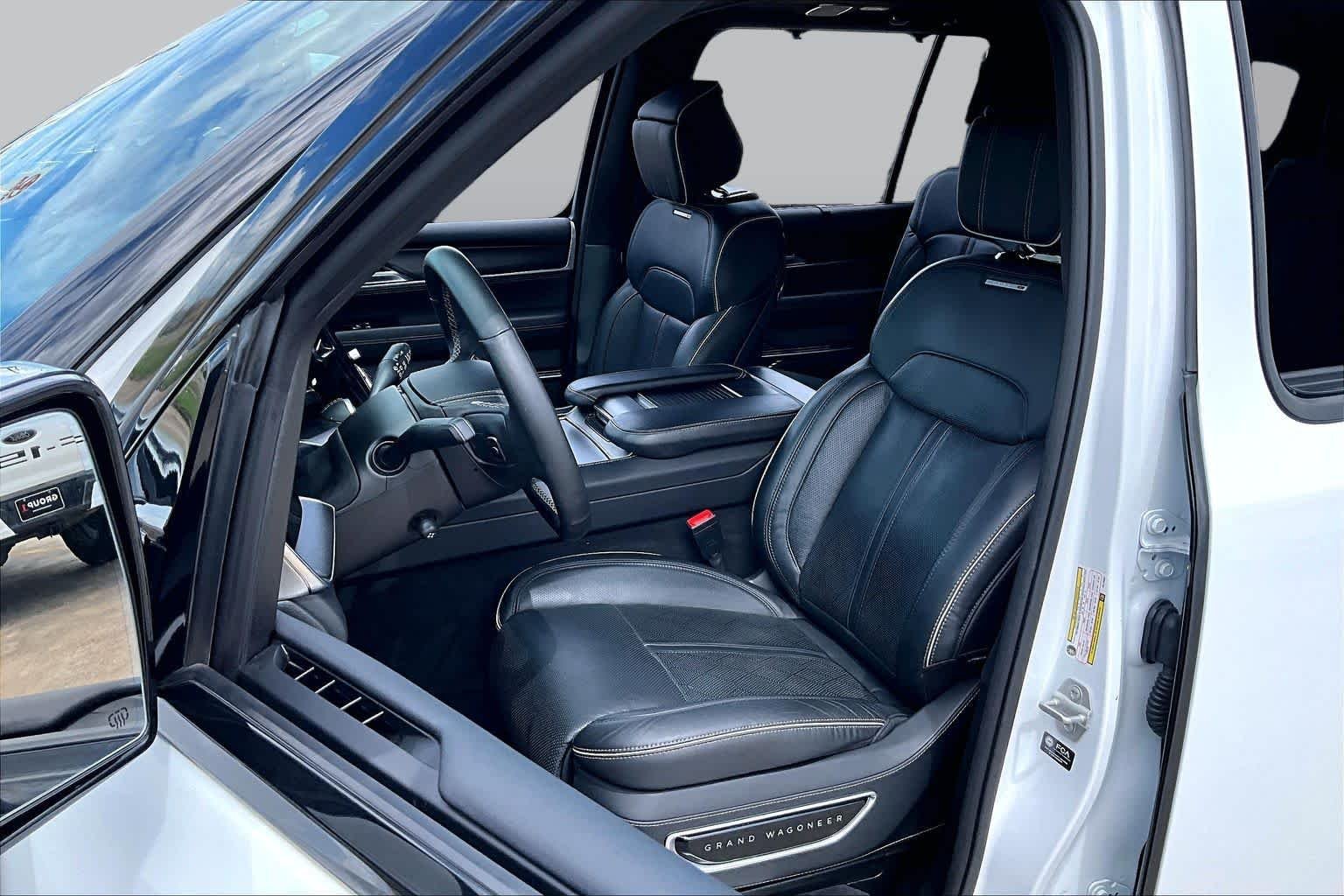Used 2024 Bright White Clearcoat Jeep Series II Obsidian image 8