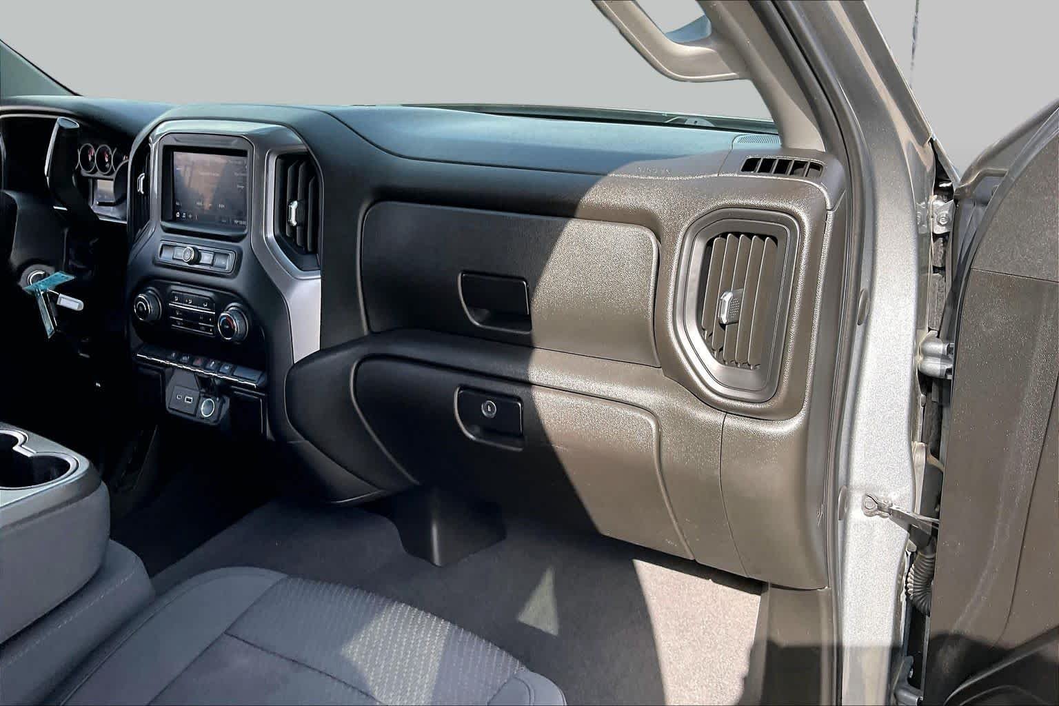 Used 2022 Satin Steel Metallic Chevrolet Custom image 18