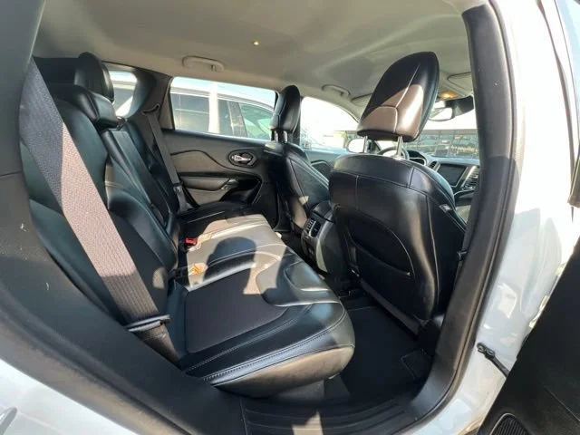 Used 2022 White Jeep Altitude 4x4 image 4