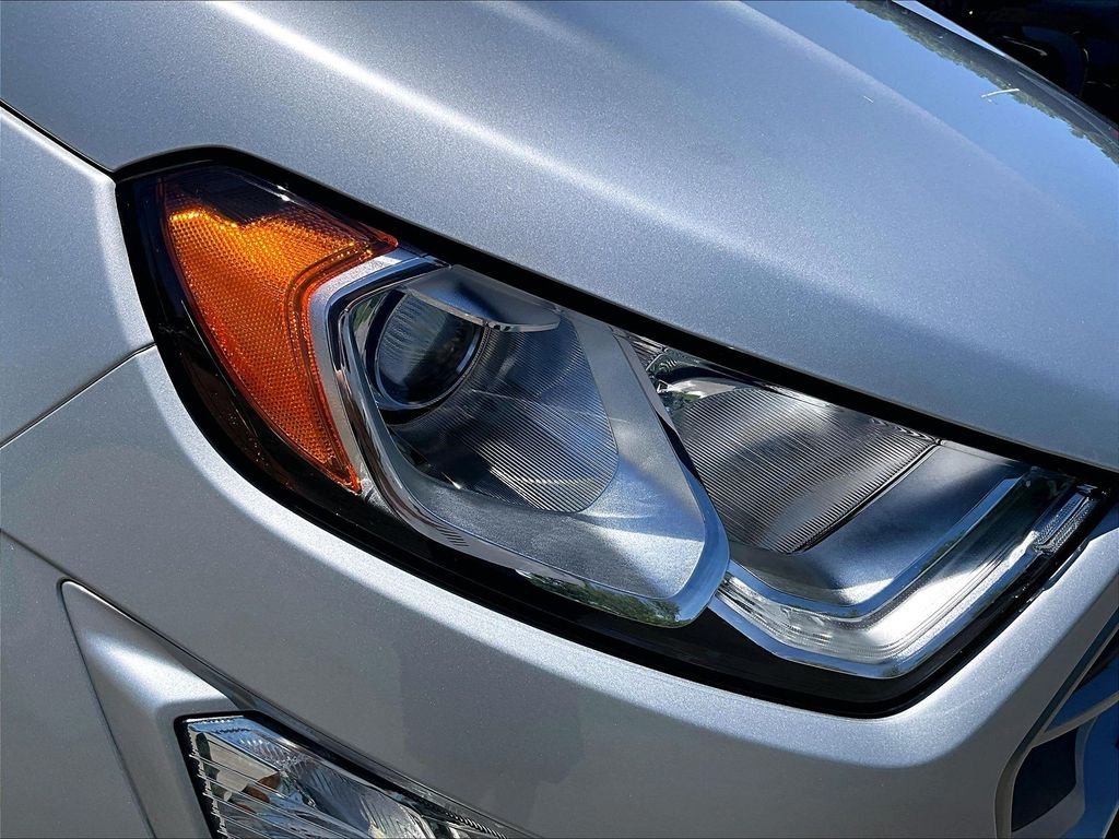 Used 2022 Silver Ford SE image 30