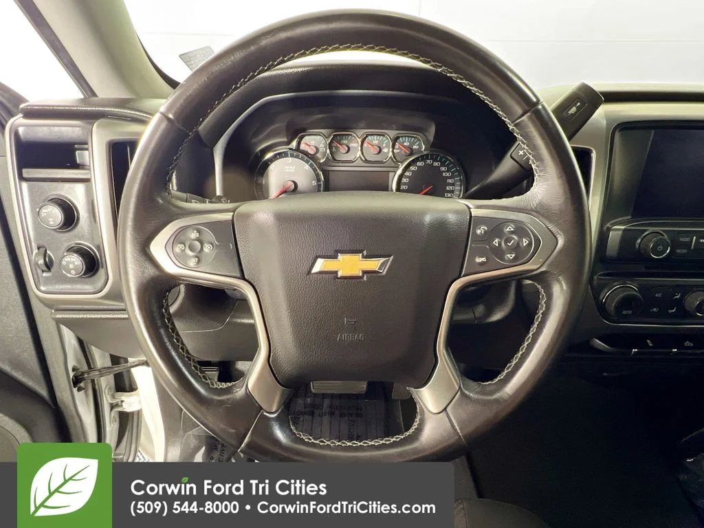 Used 2017 White Chevrolet LT image 7