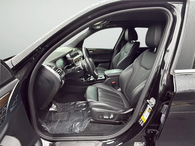 Used 2023  BMW xDrive30i image 10