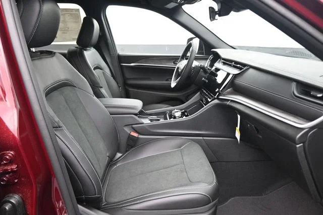 New 2026 Velvet Red Pearlcoat Jeep Altitude image 21