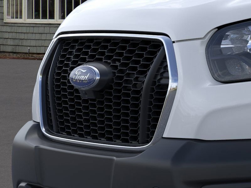 New 2025 Oxford White Ford XL image 17