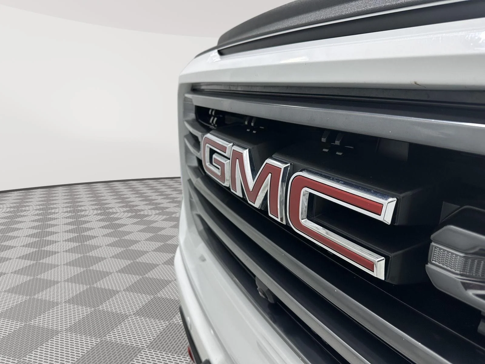 Used 2021 SUMMIT WHITE GMC AT4 image 26