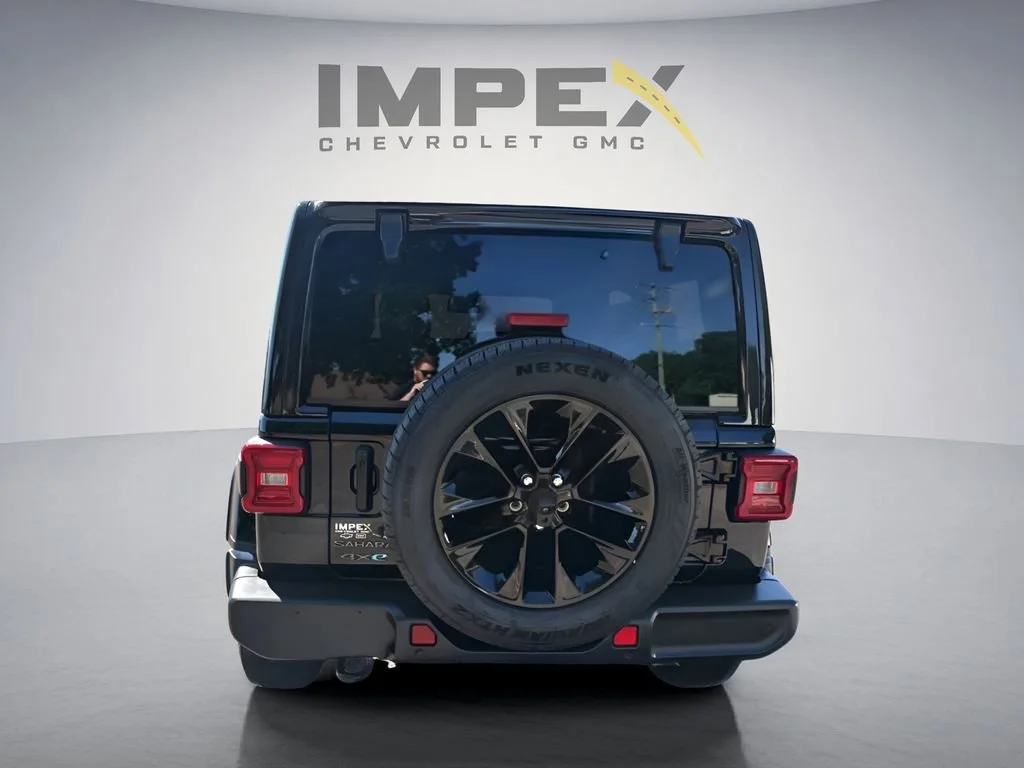 Used 2025 Black Jeep Sahara image 4