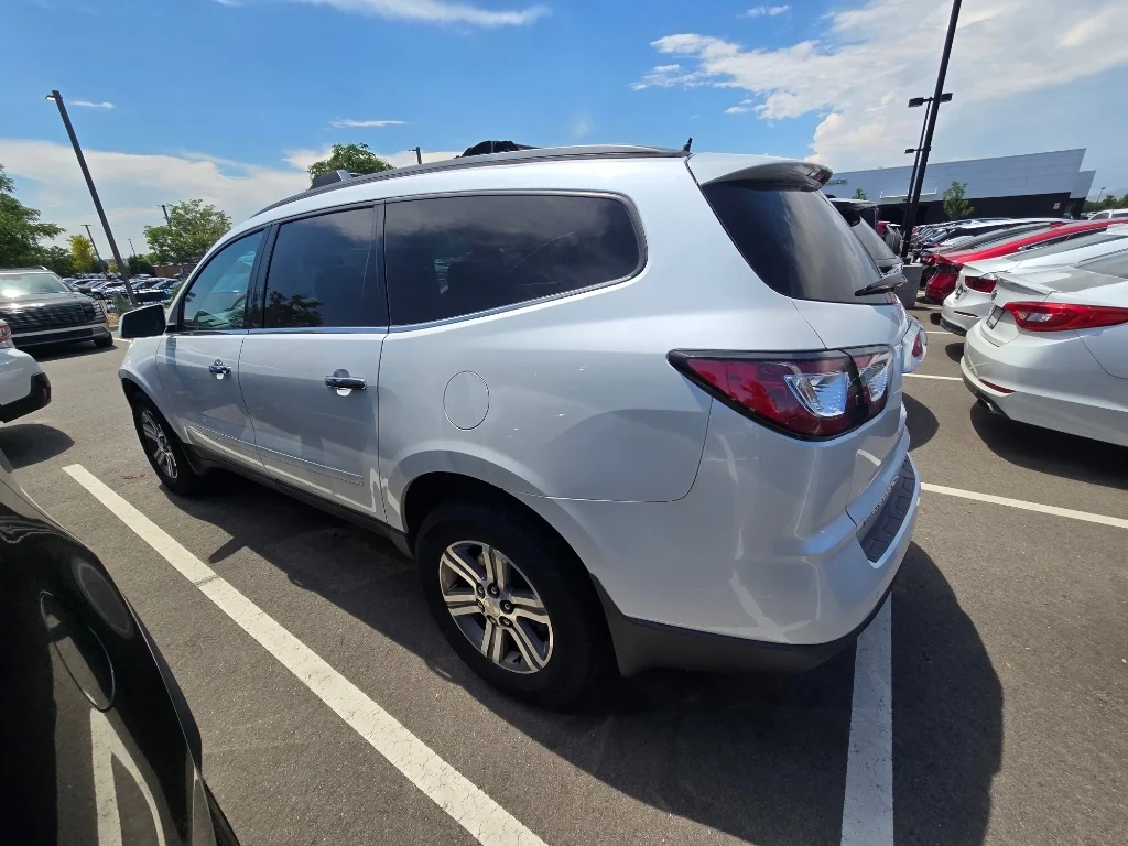 Used 2017 Chevrolet Traverse 2LT with VIN 1GNKVHKD6HJ252227 for sale in Yuma, CO