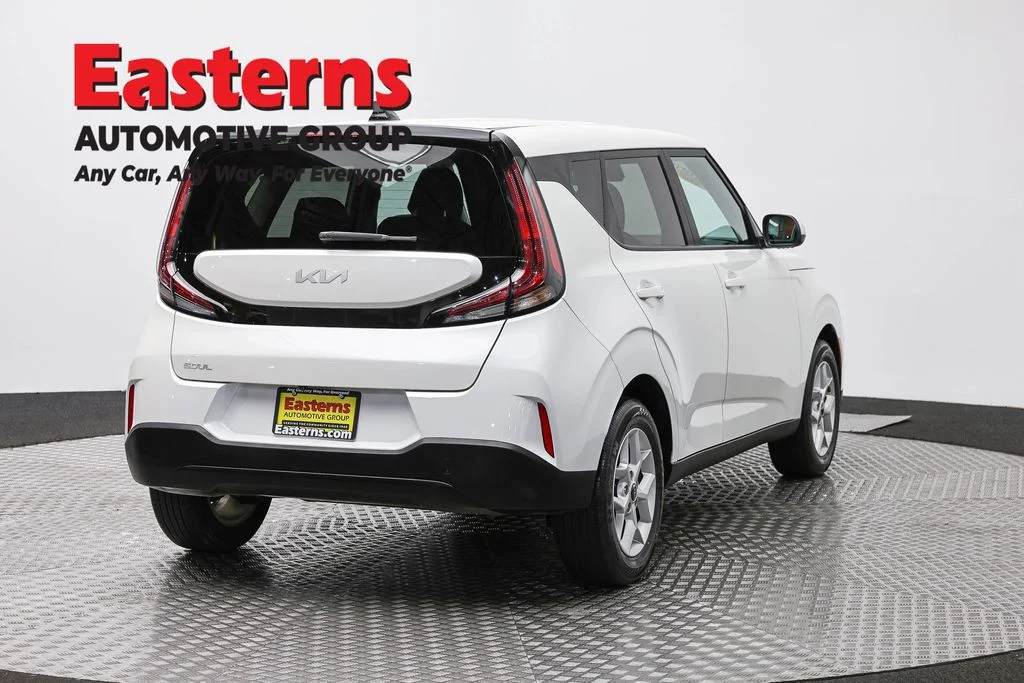 Used 2023 White Kia LX image 5