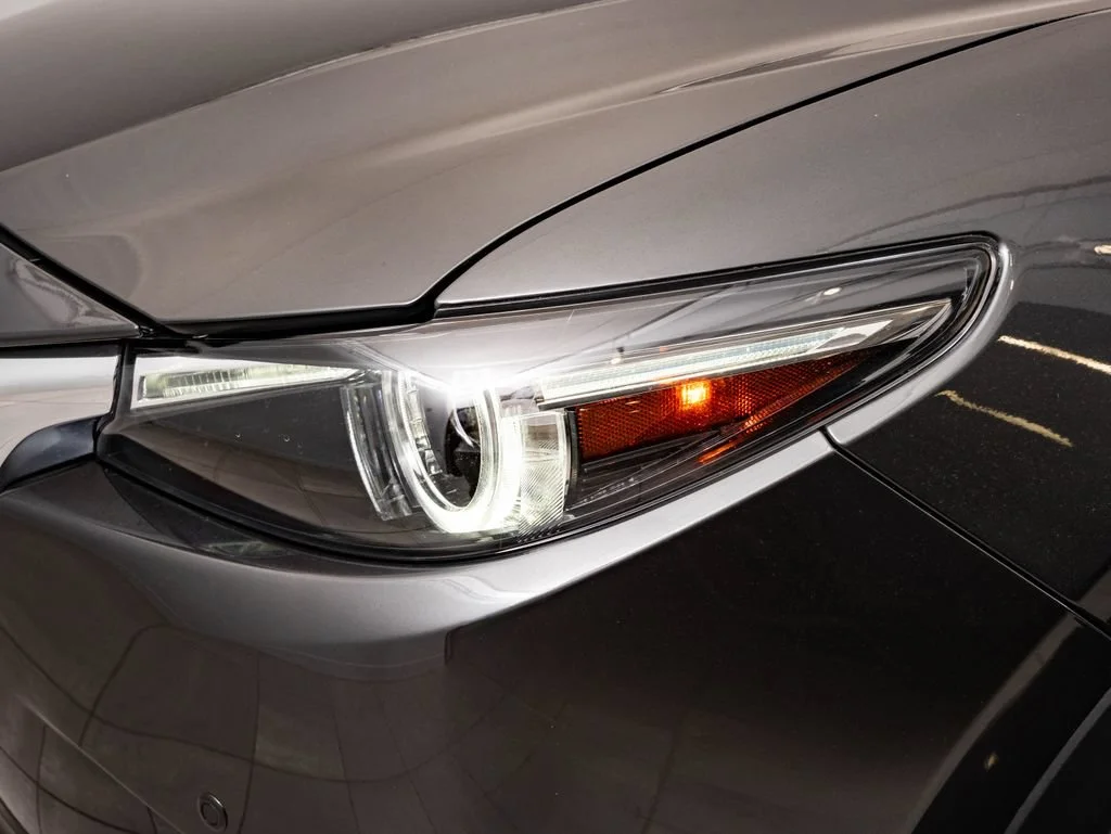 Used 2020 Machine Gray Metallic Mazda Signature image 15