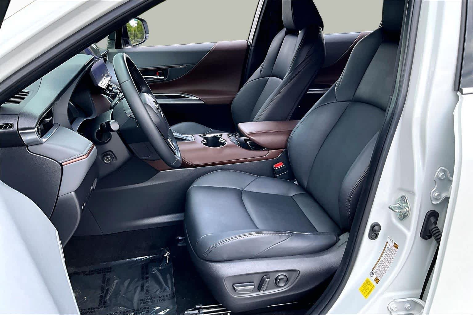 Used 2023 Wind Chill Pearl Toyota XLE image 8