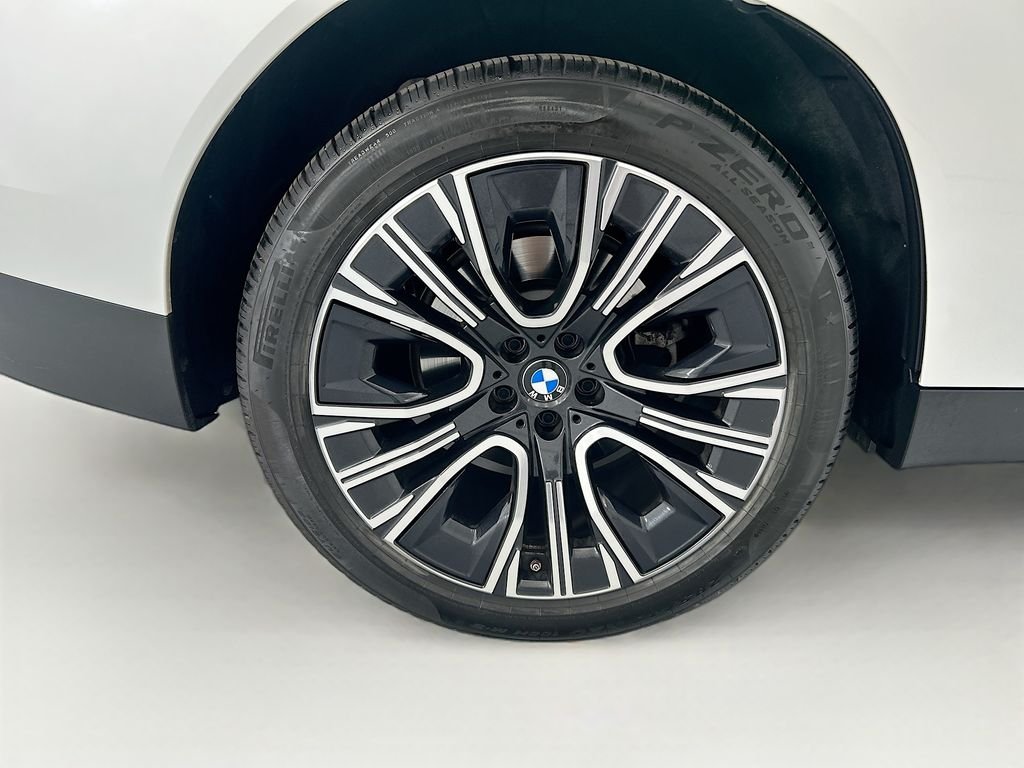 Certified Used 2025 White Metallic BMW 30 xDrive image 31