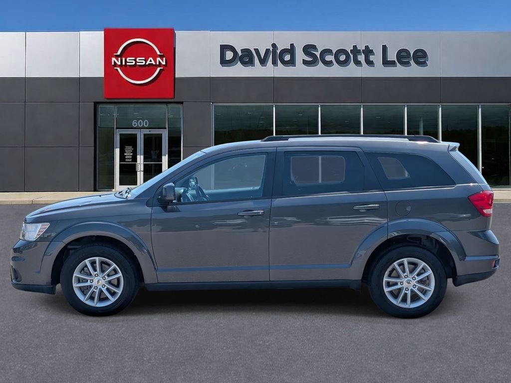Used 2019 Gray Dodge SE image 11