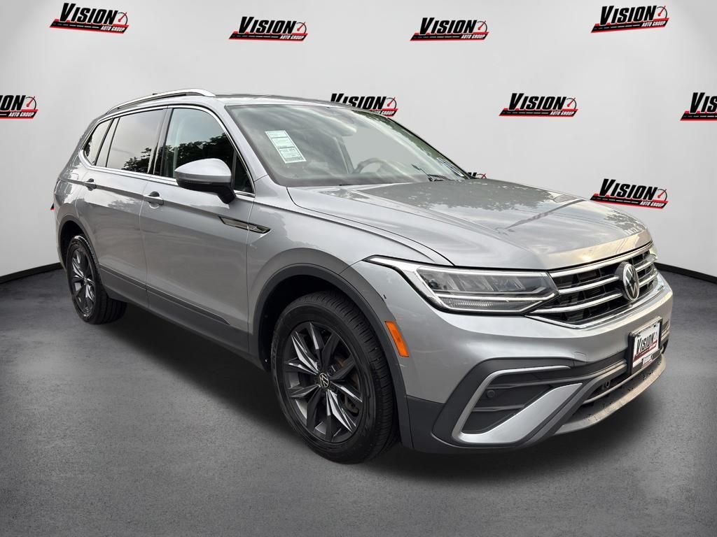 Used 2022 Gray Volkswagen 2.0T SE image 3