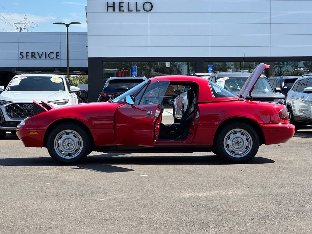 Used 1990 Classic Red Mazda Base image 28