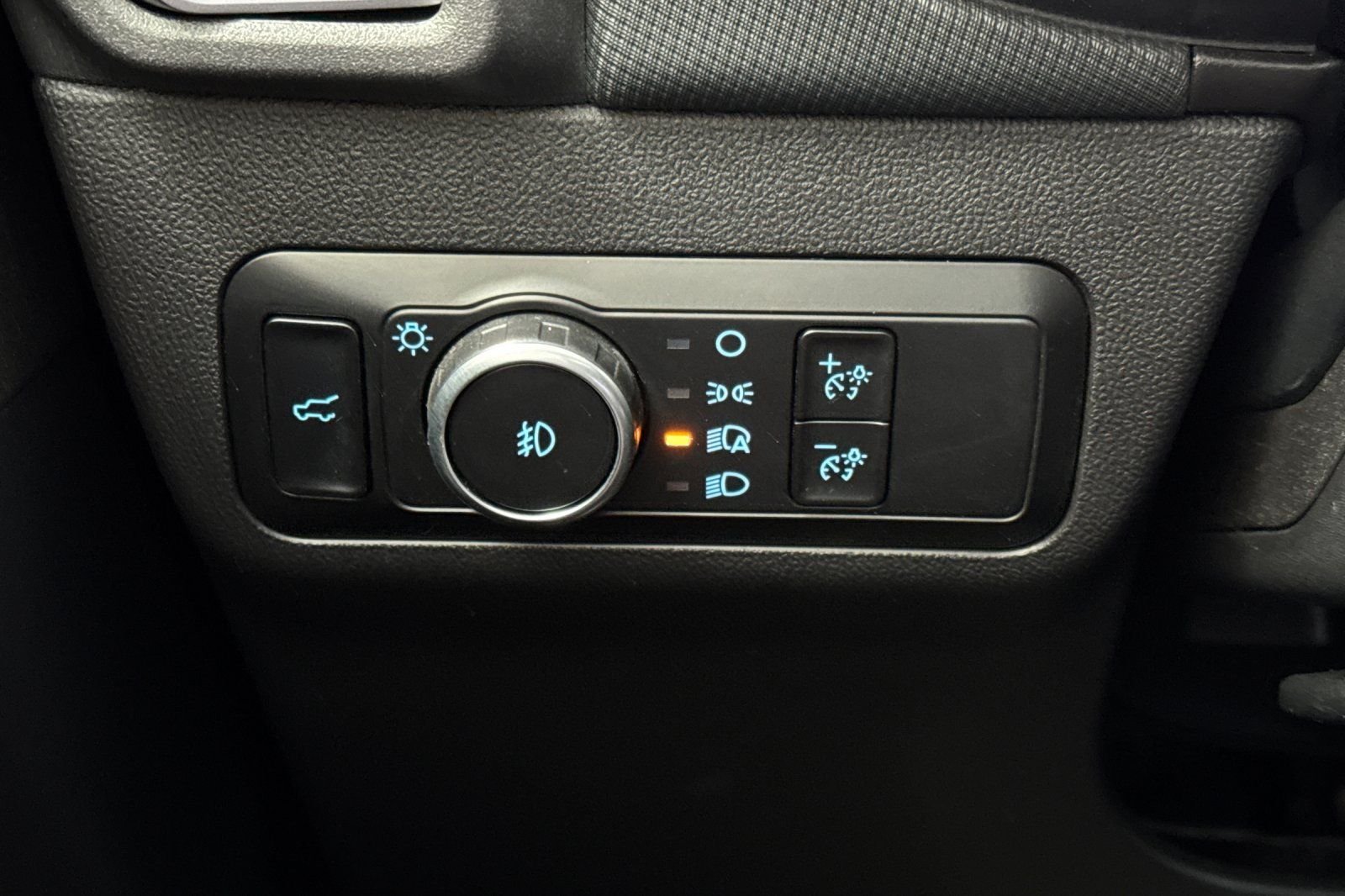 Used 2025 White Ford Badlands image 34