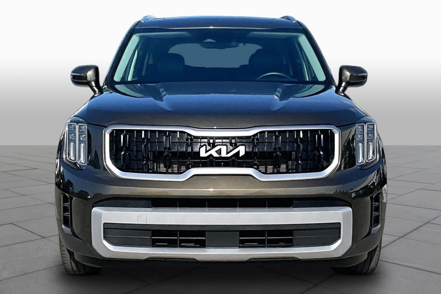Used 2023 Dark Moss Kia EX image 4