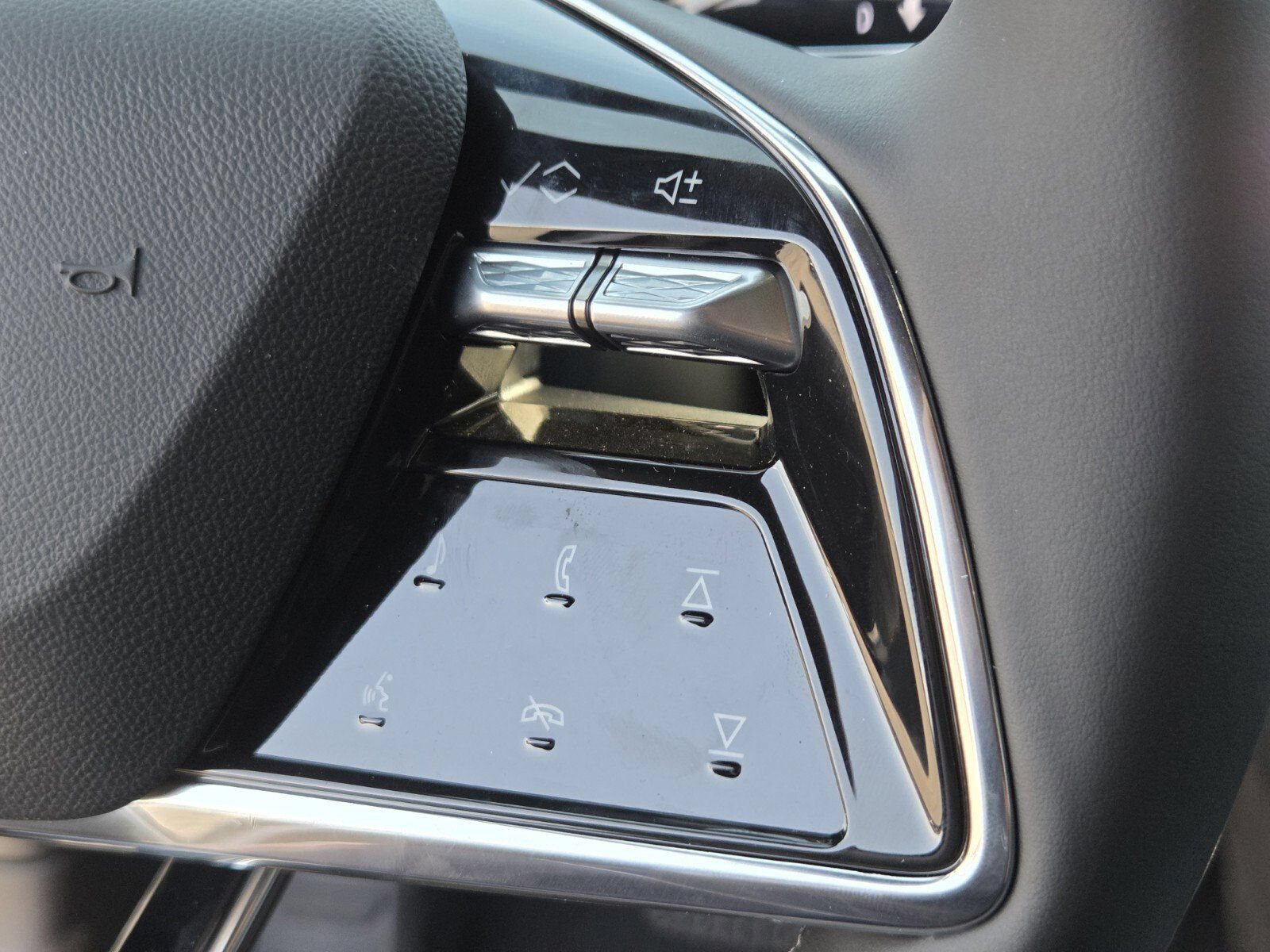 2026 Cadillac LYRIQ Premium Sport - Photo 23