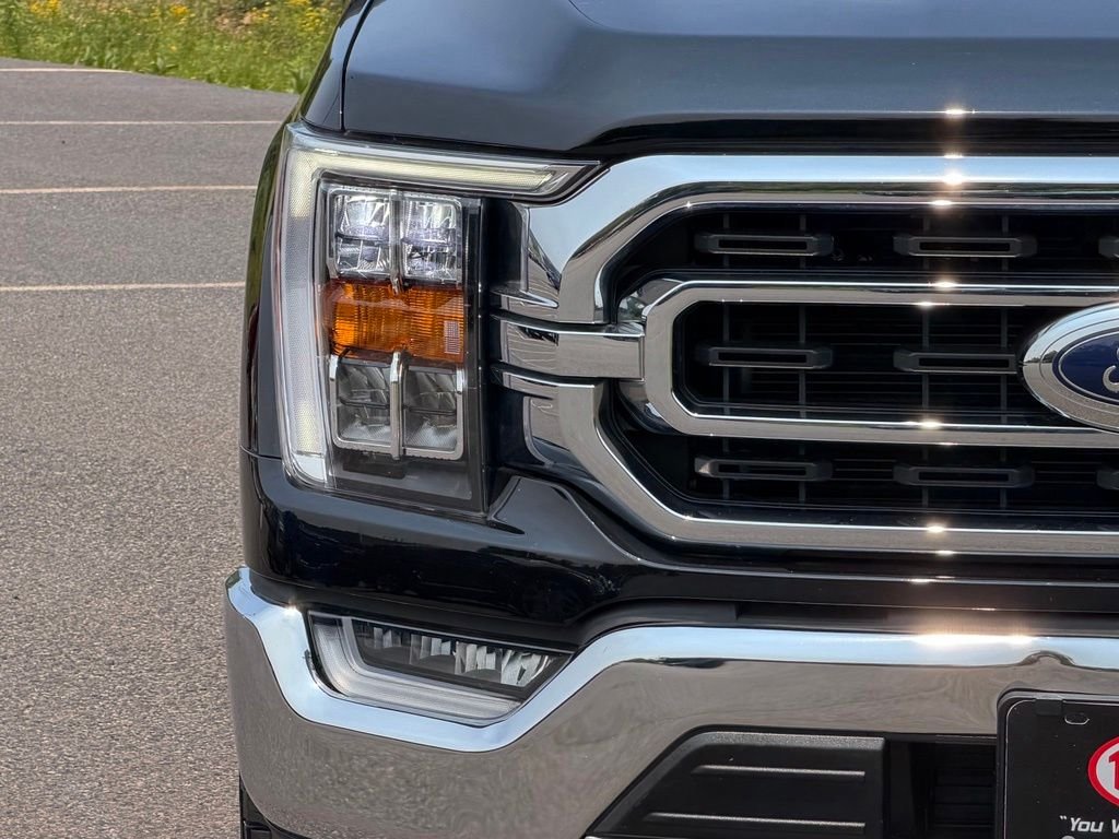 Used 2022 Black Ford XLT image 2