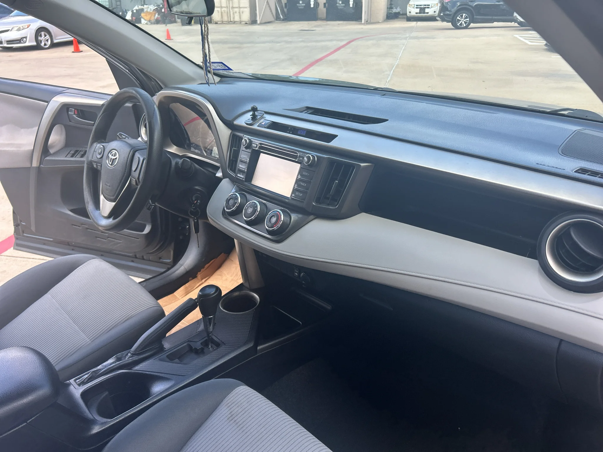 Used 2015 Black Toyota LE image 22