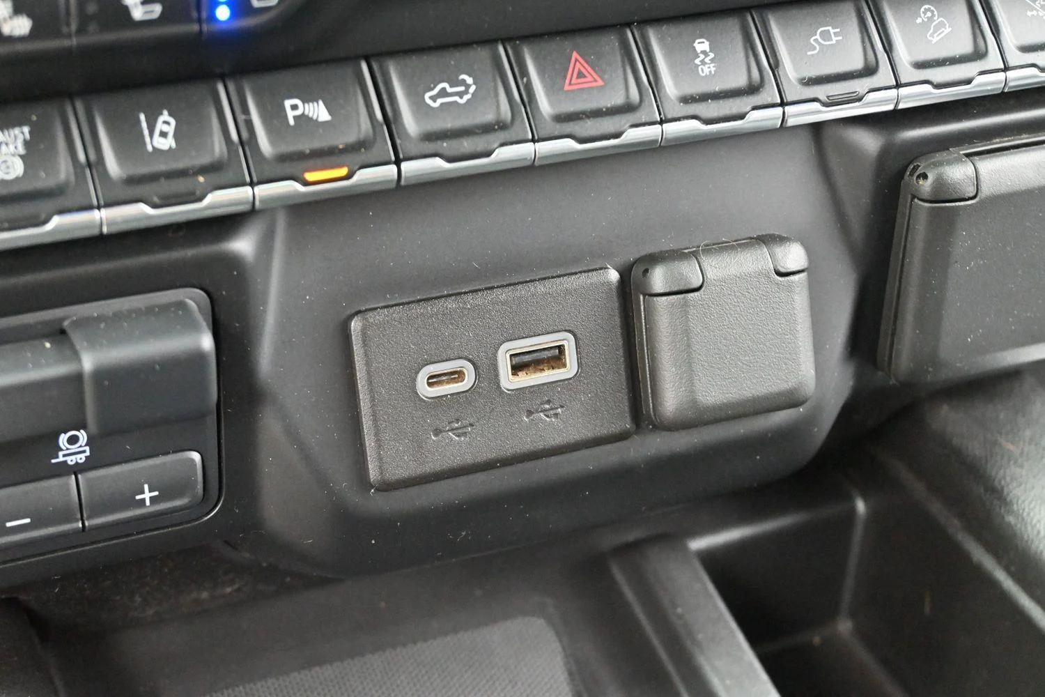 Used 2021 Ebony Twilight Metallic GMC Denali image 26