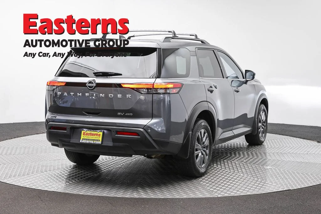 Used 2024 Gray Nissan SV image 5