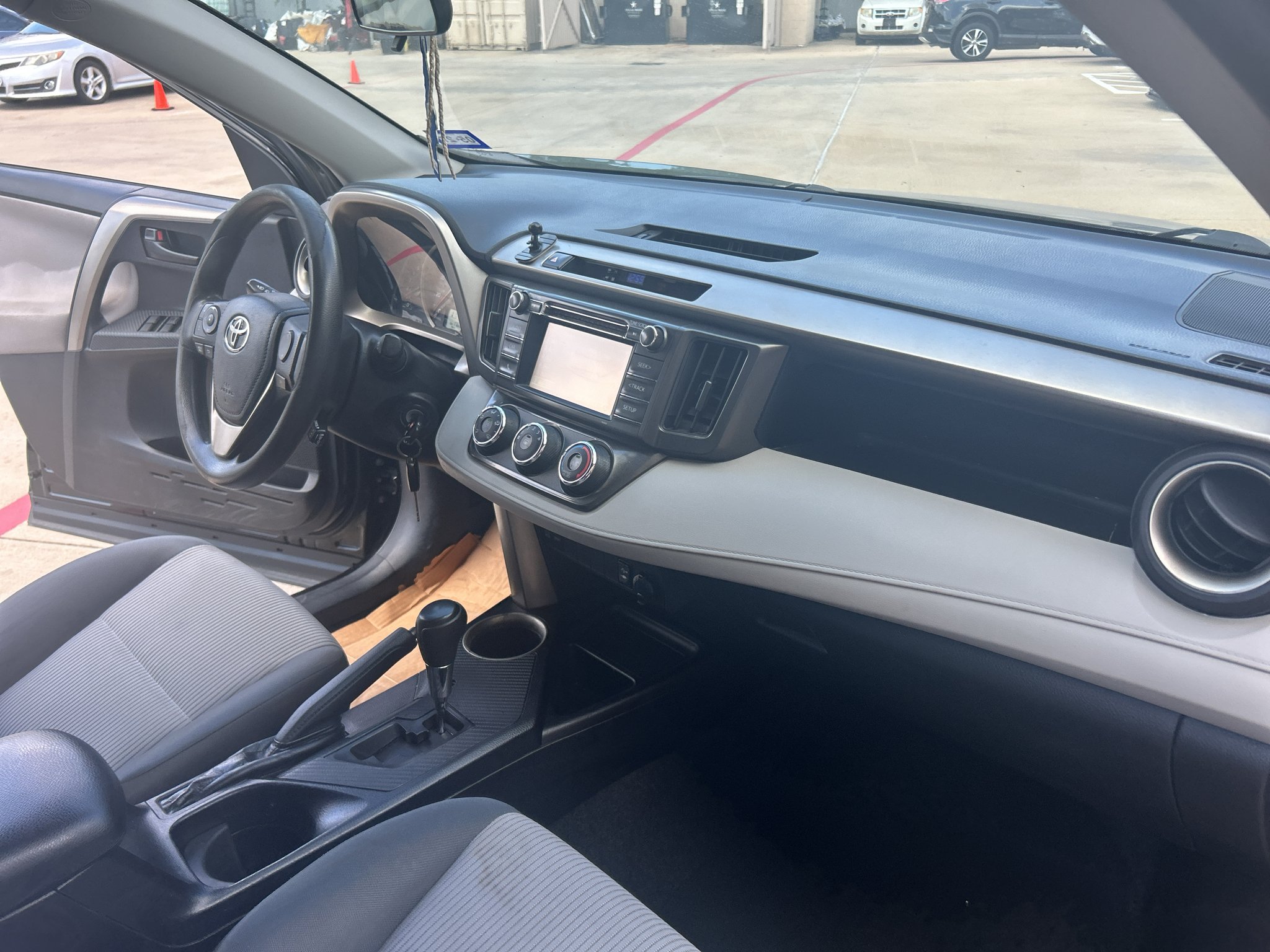 Used 2015 Black Toyota LE image 22
