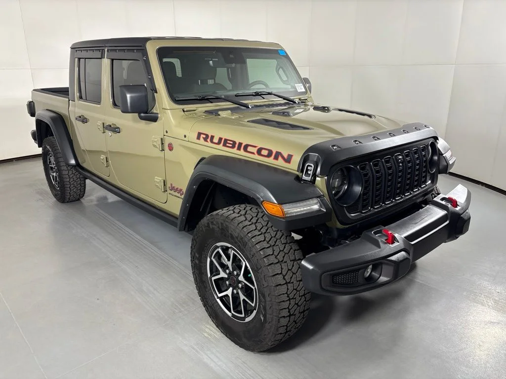 Used 2025 Green Jeep Rubicon image 2