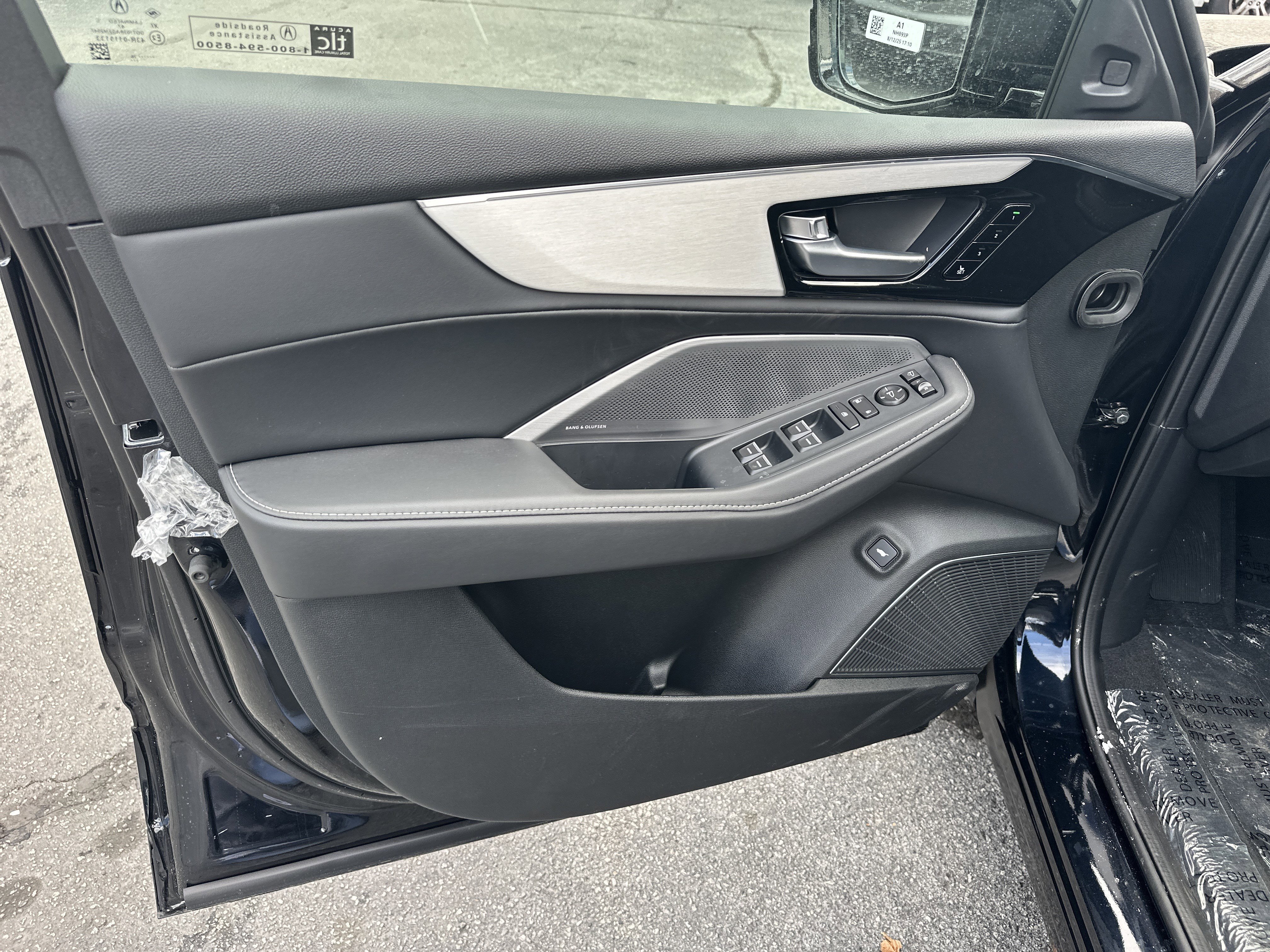 New 2026 Majestic Black Pearl Acura w/Technology Package image 10