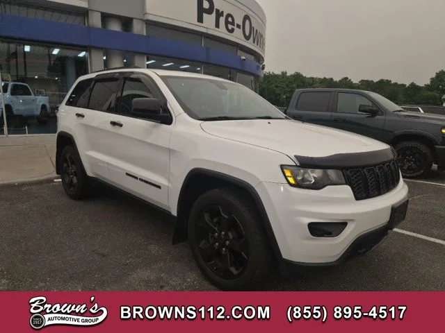 Used 2019 White Jeep Laredo image 1