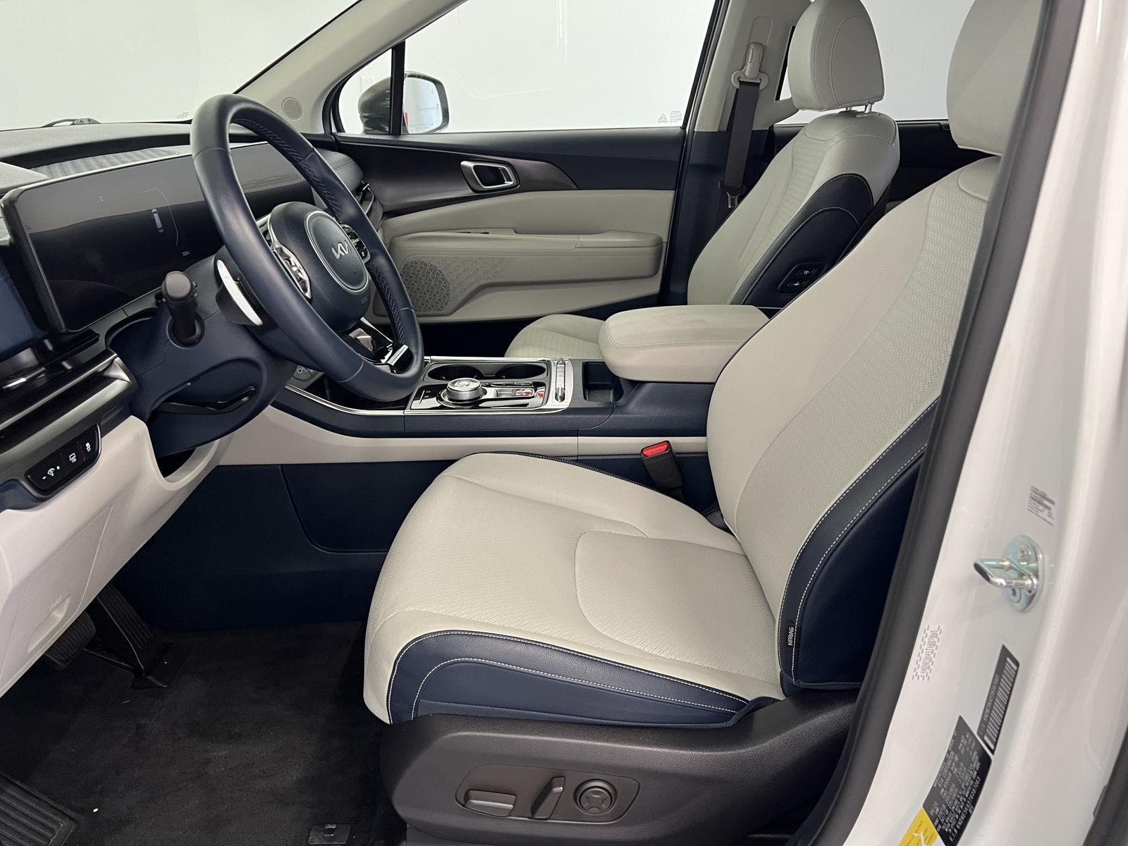 Used 2026 Snow White Pearl Kia SX Prestige image 13