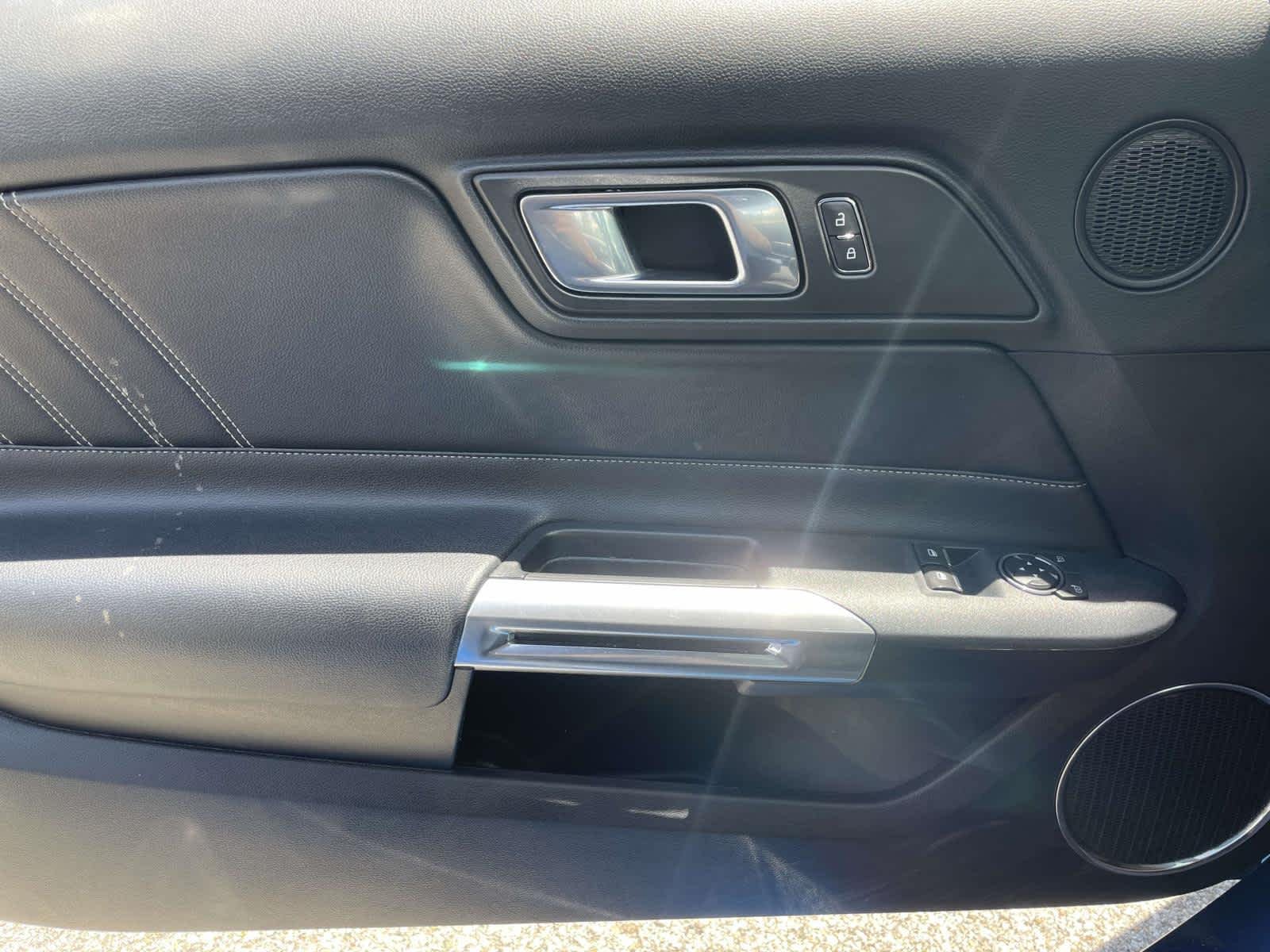Used 2018 Lightning Blue Metallic Ford GT Premium image 33