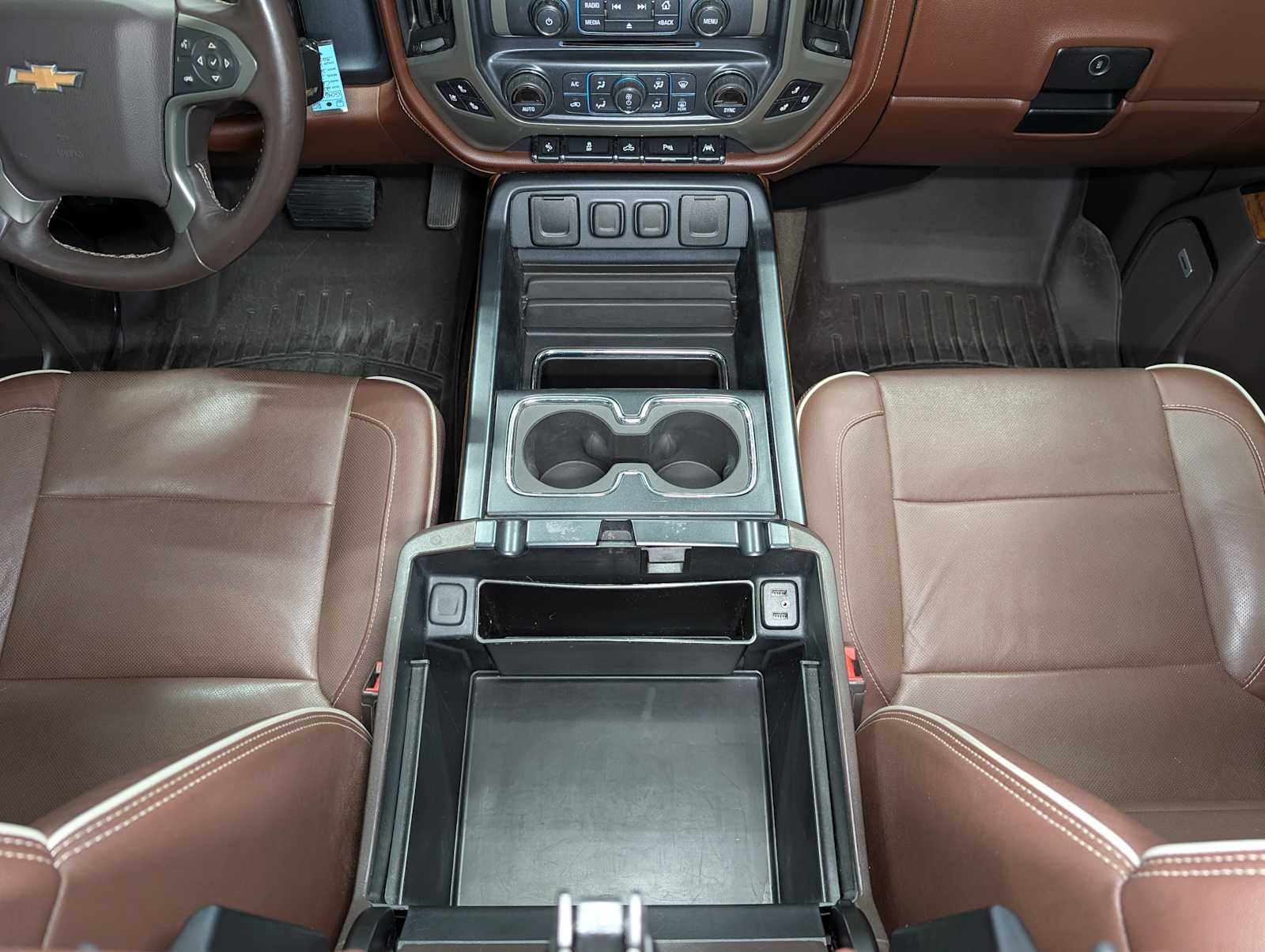 Used 2017 Iridescent Pearl Tricoat Chevrolet High Country image 21