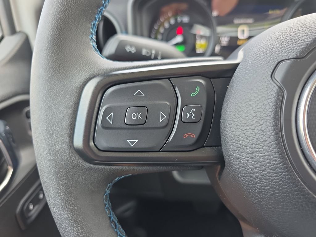 Used 2025 White/off-white Jeep Rubicon 4xe image 19