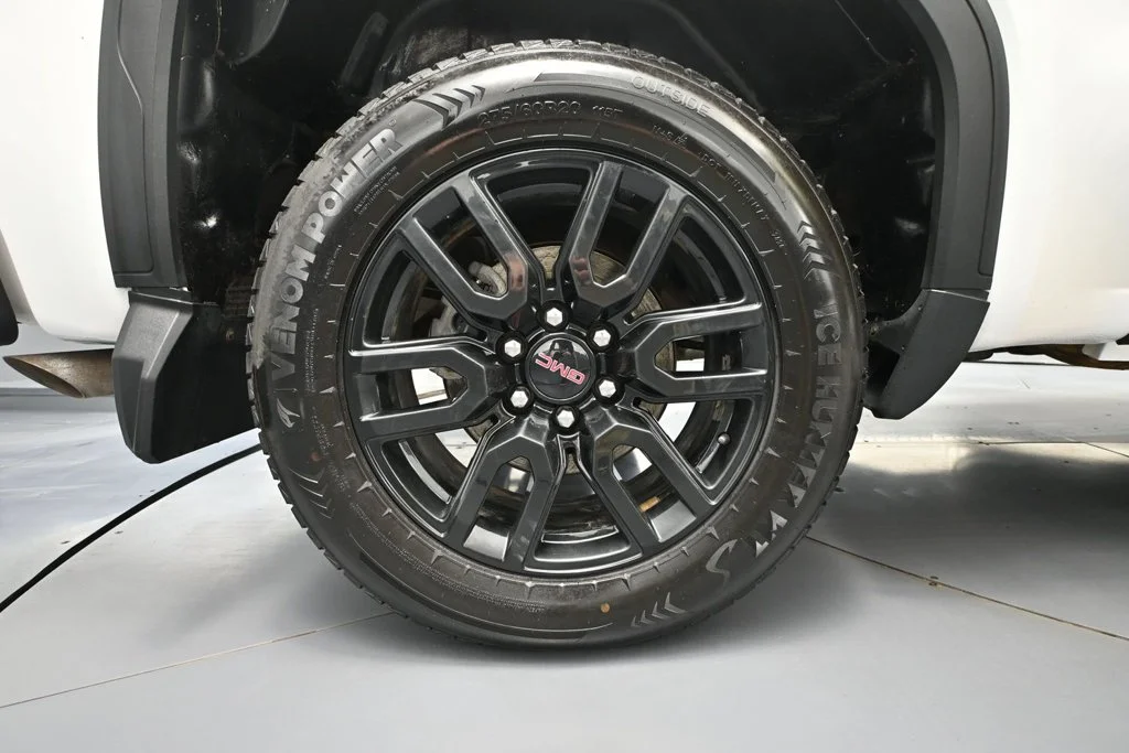 Certified Used 2024 White GMC Elevation image 10