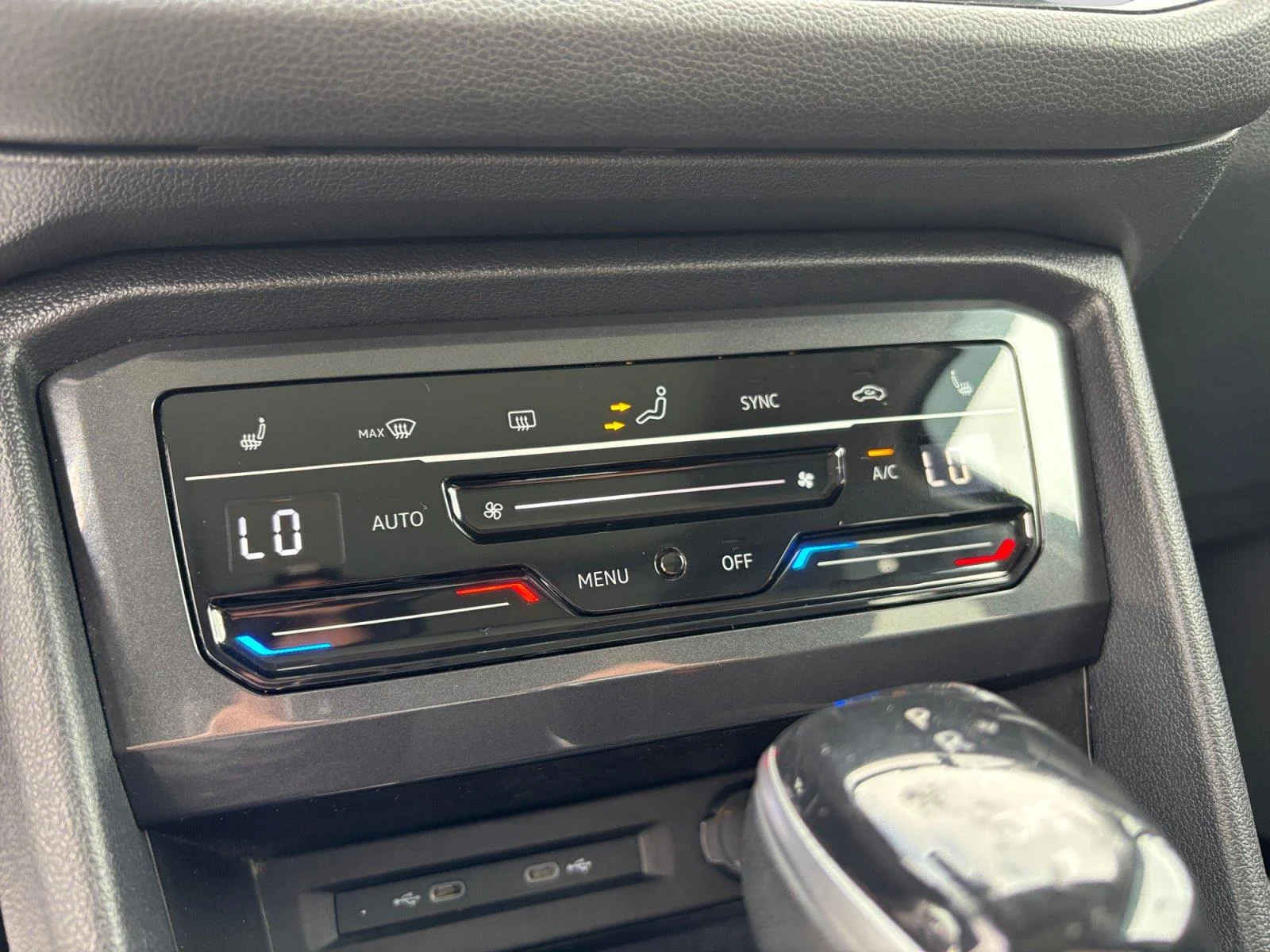 2023 Volkswagen Tiguan SE - Photo 30