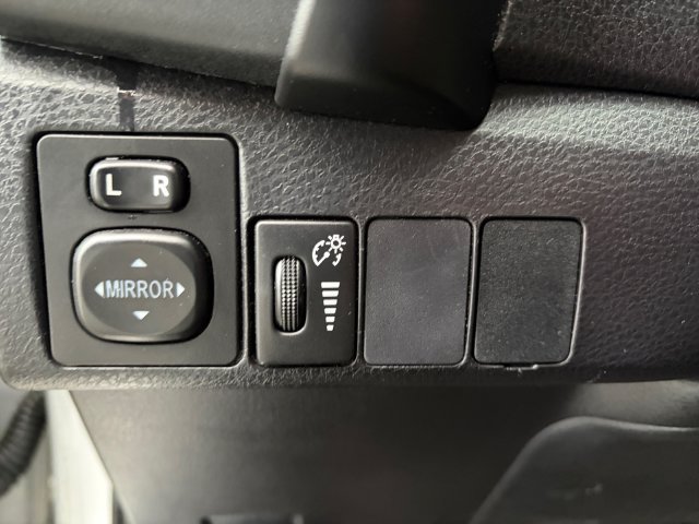 Used 2018 Silver Toyota LE image 25
