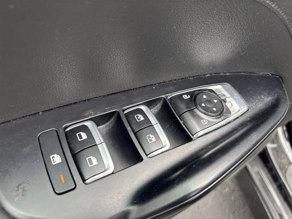 Used 2021 Ebony Black Kia GT-Line image 8